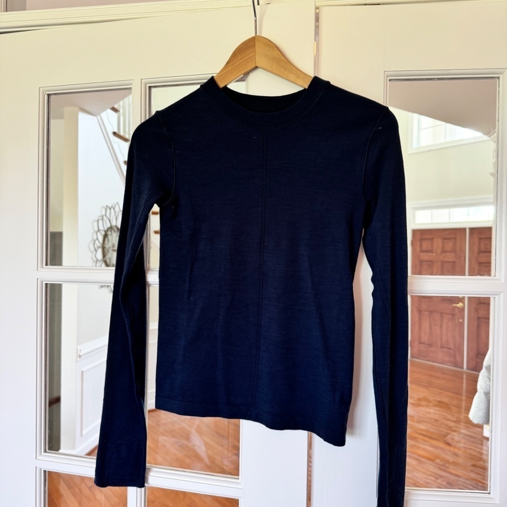 Athleta Ascent Seamless Top, Navy, Size XS - Picture 3 of 4